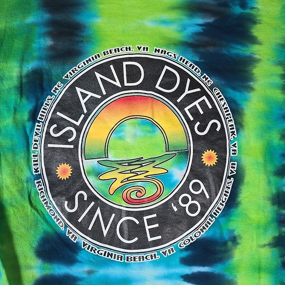 Island Dyes Shirt Mens Medium Green‎ Tie Dye Short Sleeve Beachwear Logo On Back